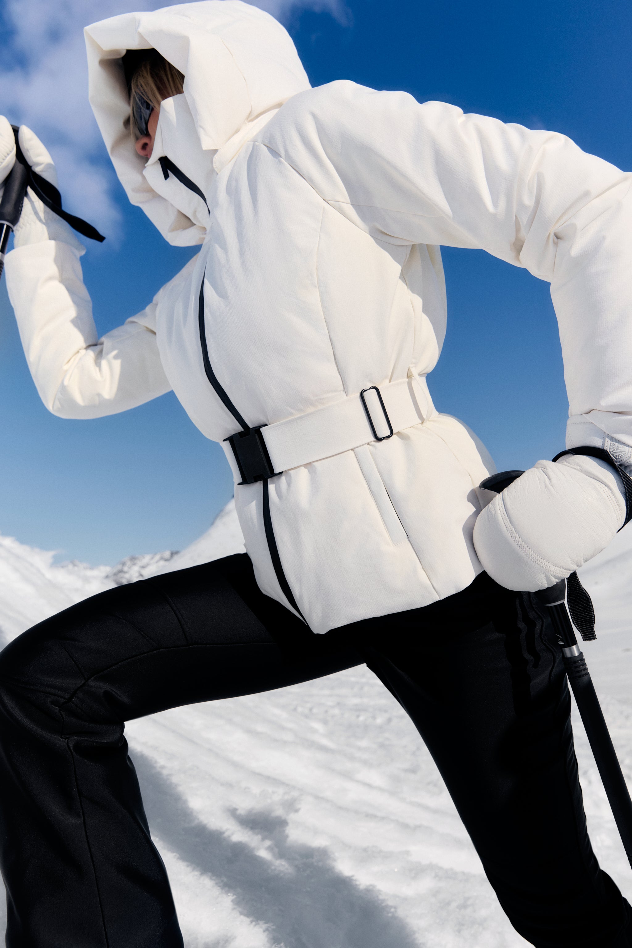 2025AW【ルクルカ センソユニコ】ダウン ベスト　38 オフホワイト Aksel Gresvig - Ski Jackets for Women.